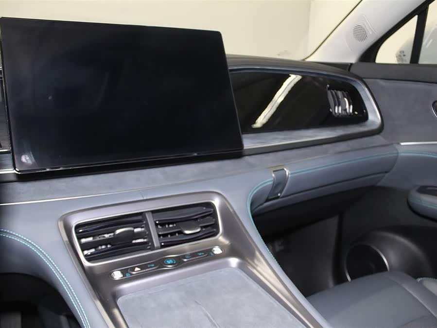 BYD Sea Lion 07 DM-i 2025 car image #12