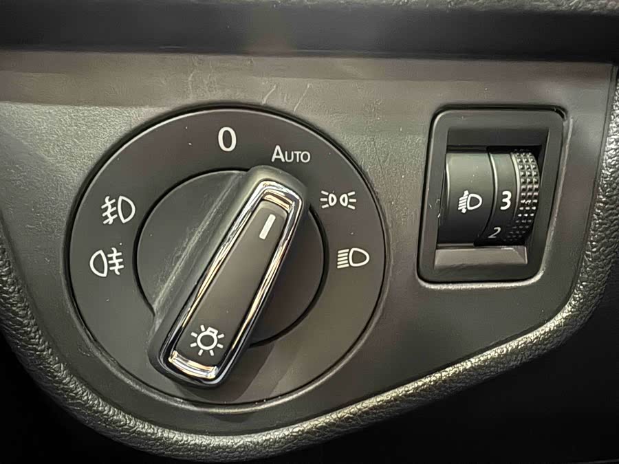 Volkswagen Polo 2021 immagine di auto #12