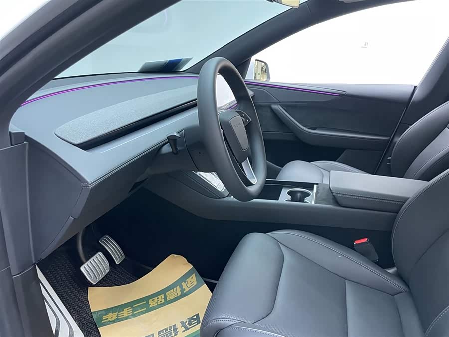 特斯拉 Model Y L 2025 汽车图片 #12