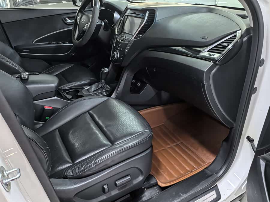 Hyundai Grand Santa Fe 2014 #12 Hyundai Grand Santa Fe 2014 car image #12