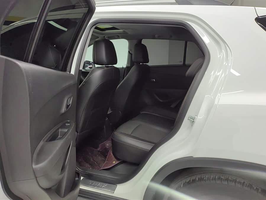 Chevrolet Tracker 2017 car image #12