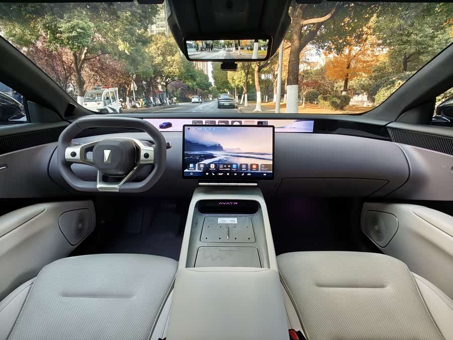 Avatr 12 2023 car image #12