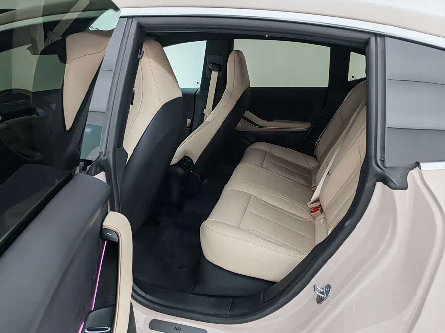 NIO ET5 2024 car image #12