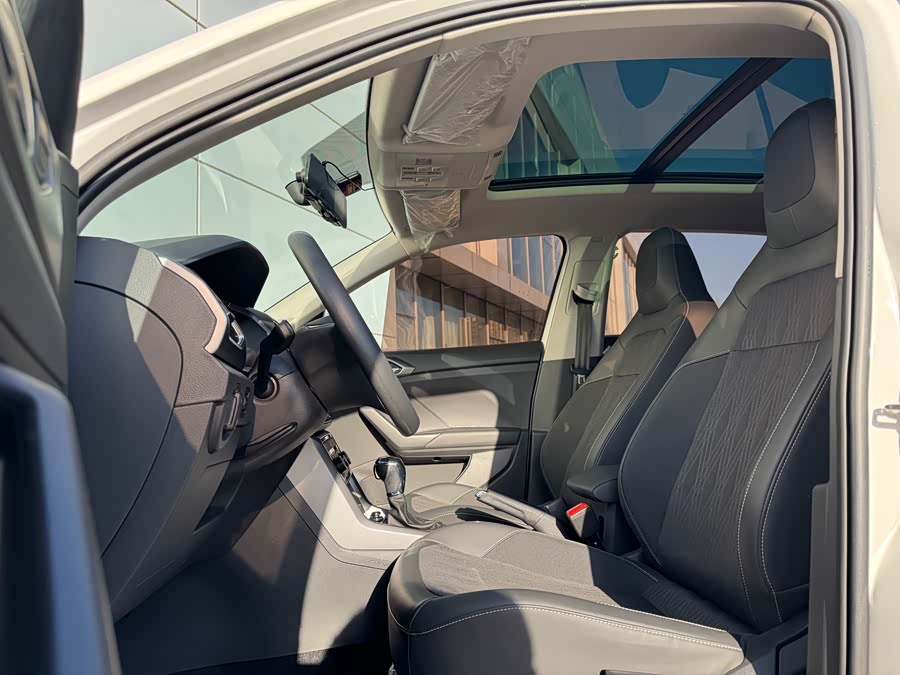 Volkswagen T-Cross 2021 car image #12
