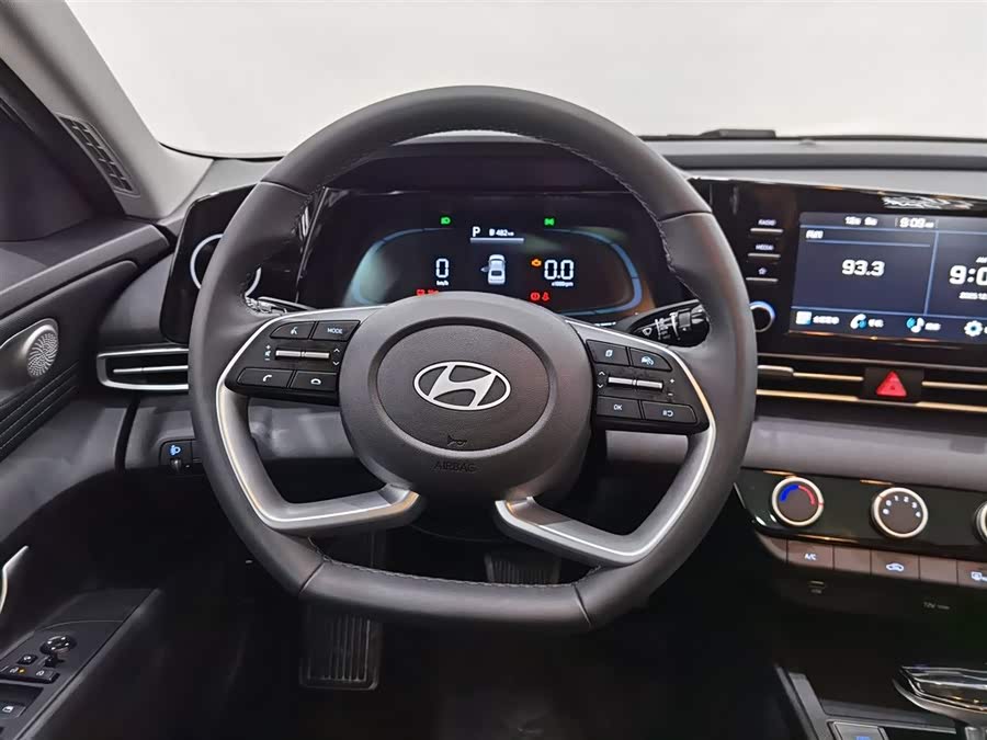 Hyundai Elantra 2024 car image #12