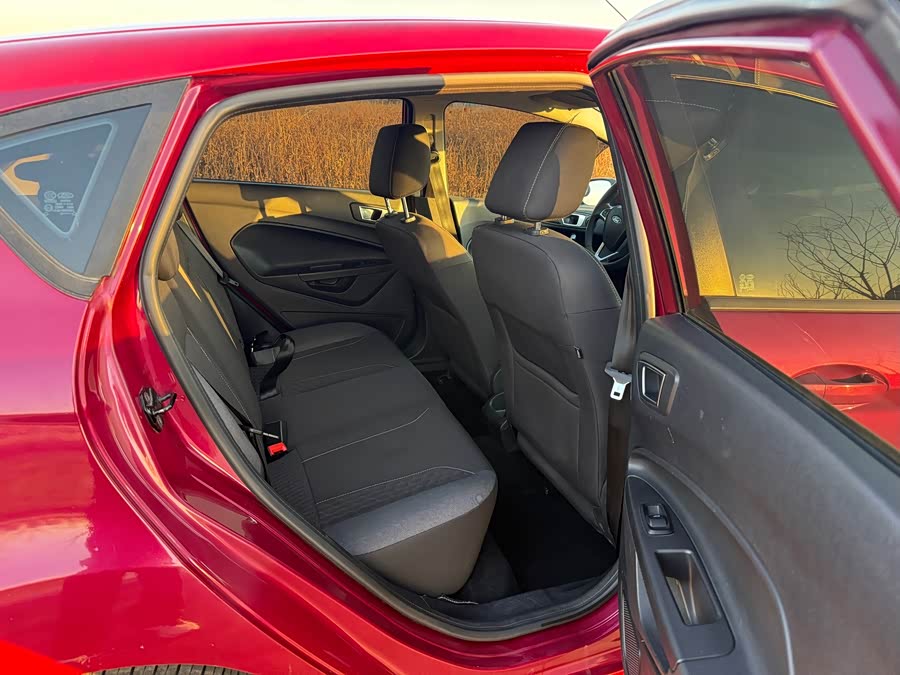 Ford Fiesta 2014 immagine di auto #12