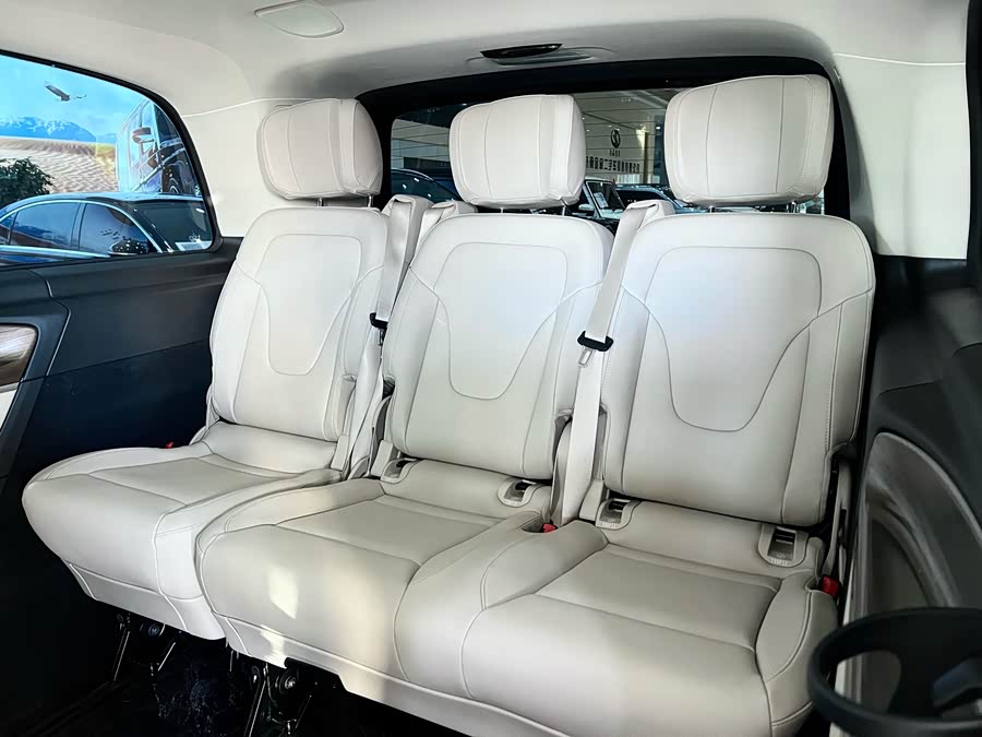 Mercedes-Benz V Class 2023 immagine di auto #12