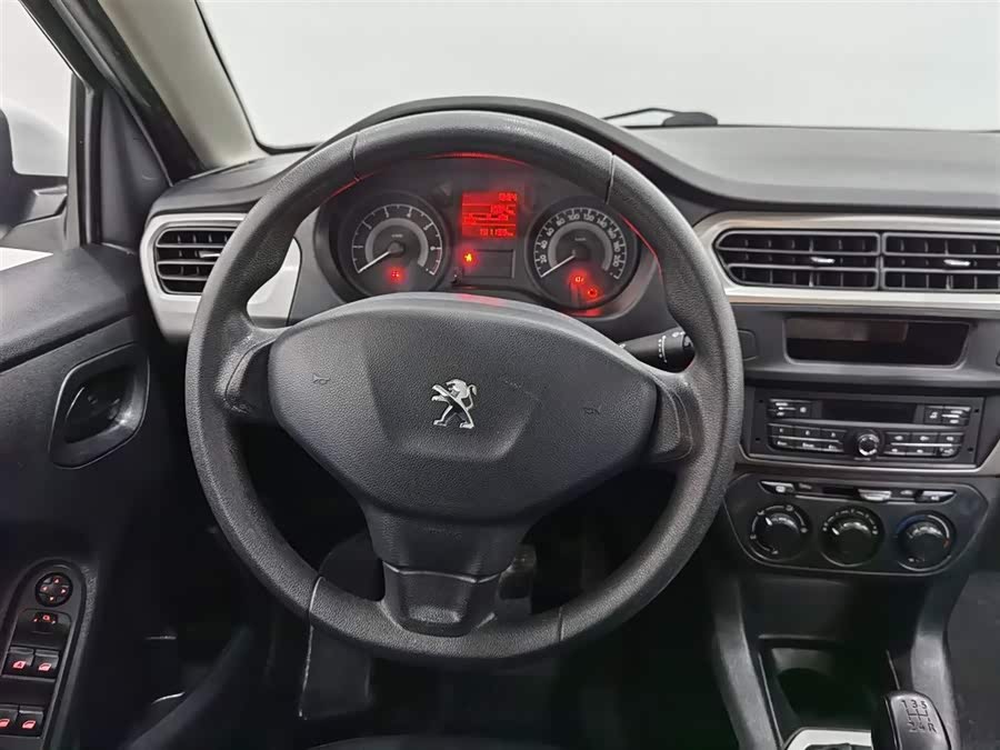 Peugeot 301 2016 صورة سيارة #12