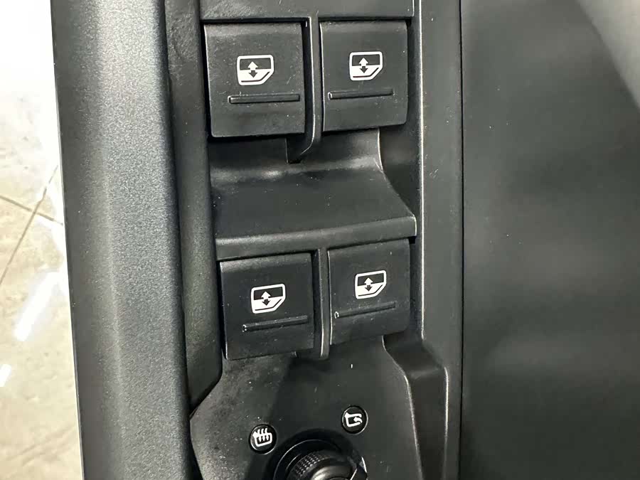 Audi Q3 2021 car image #12
