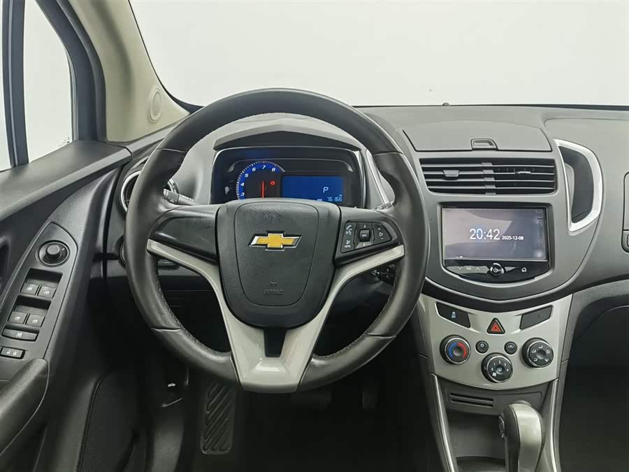 Chevrolet Tracker 2016 car image #12