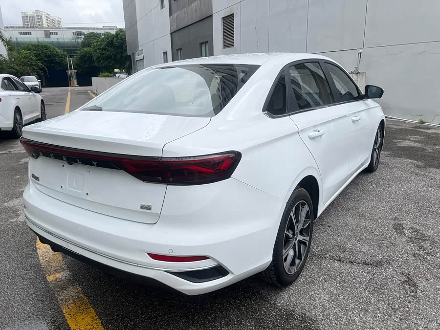 GEELY Emgrand 2021 car image #12