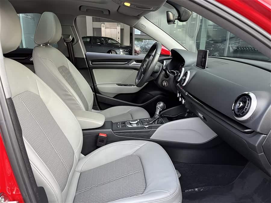 Audi A3 2019 car image #12