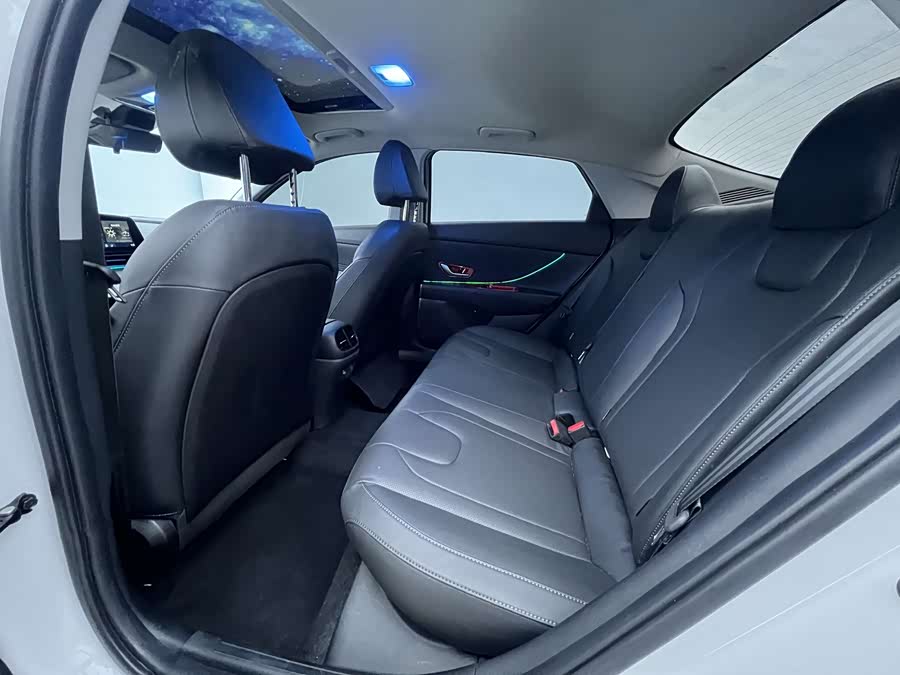 Hyundai Elantra 2022 car image #12