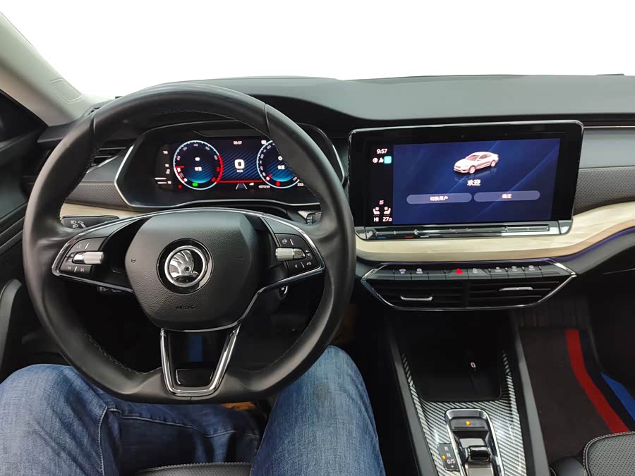 Skoda Octavia 2021 car image #12