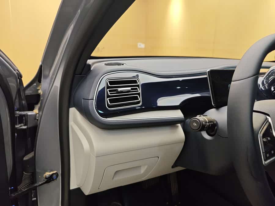 BYD Qin Plus 2022 #12 BYD Qin Plus 2022 car image #12