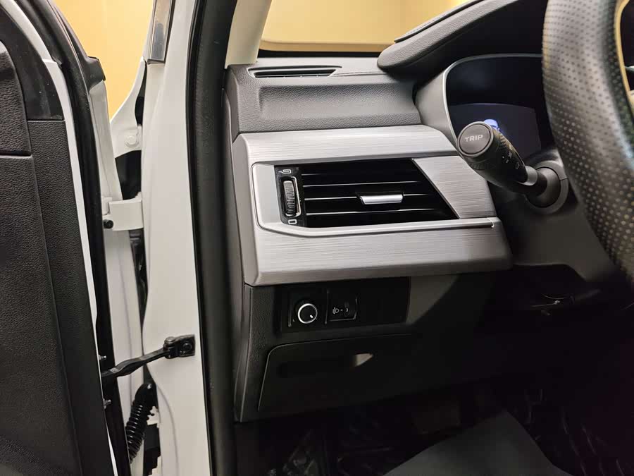 GEELY Boyue 2021 car image #12