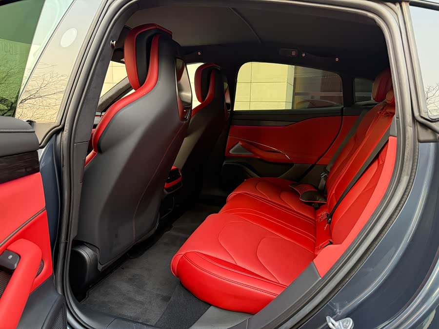 MI SU7 2024 car image #12
