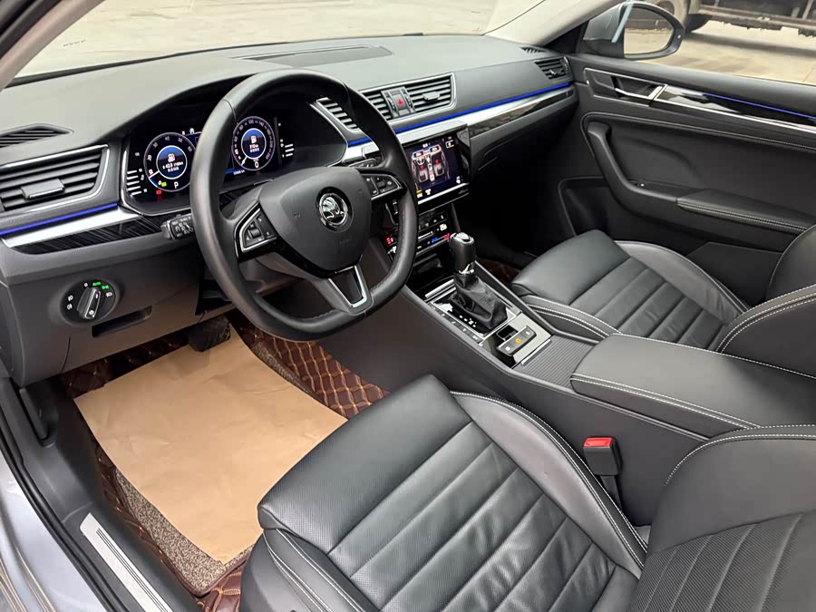 Skoda Superb 2019 #12 Skoda Superb 2019 car image #12