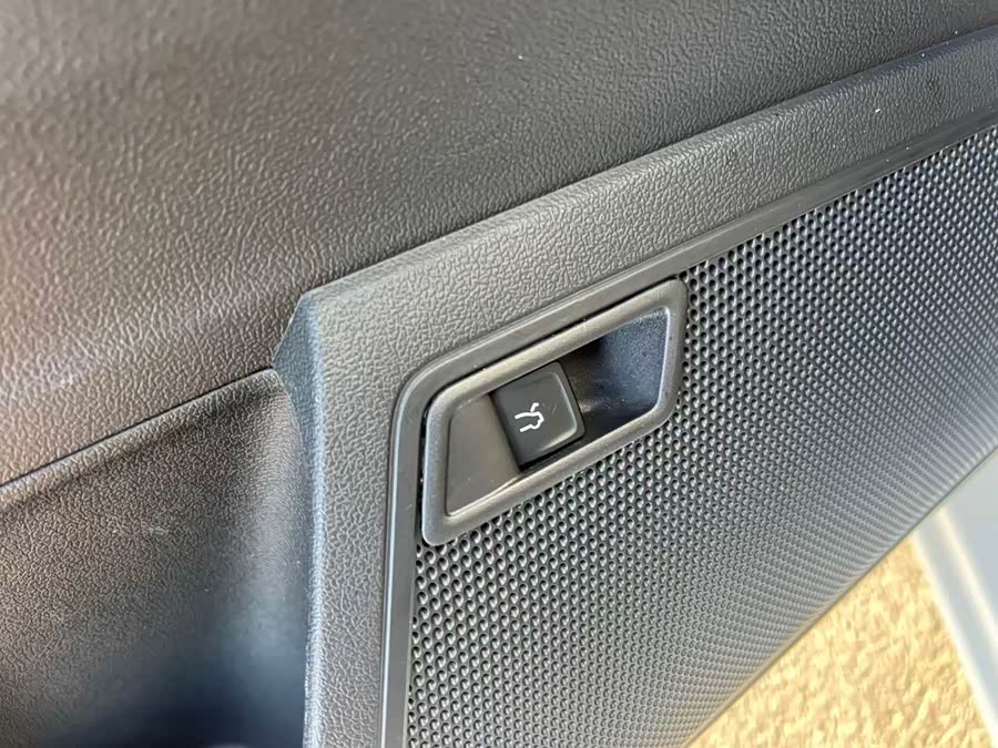 Volkswagen Santana 2021 car image #12