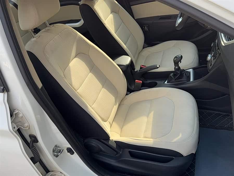 Changan Alsvin V7 2018 car image #12