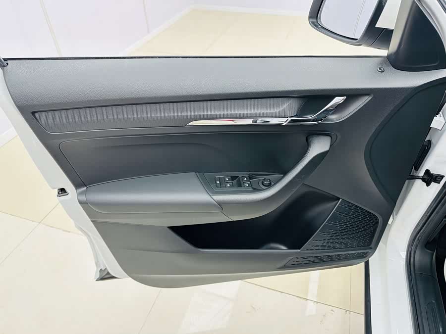 Skoda Kamiq 2023 #12 Skoda Kamiq 2023 car image #12