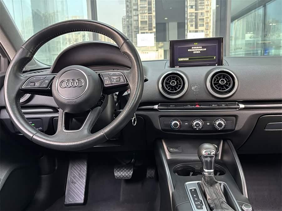 Audi A3 2019 car image #12