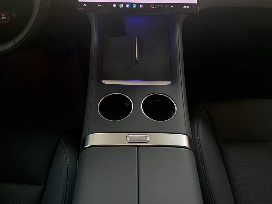 MI YU7 2025 car image #12