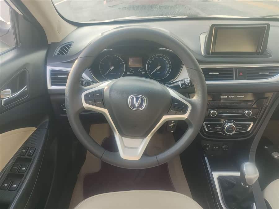 Changan Alsvin V7 2015 car image #12