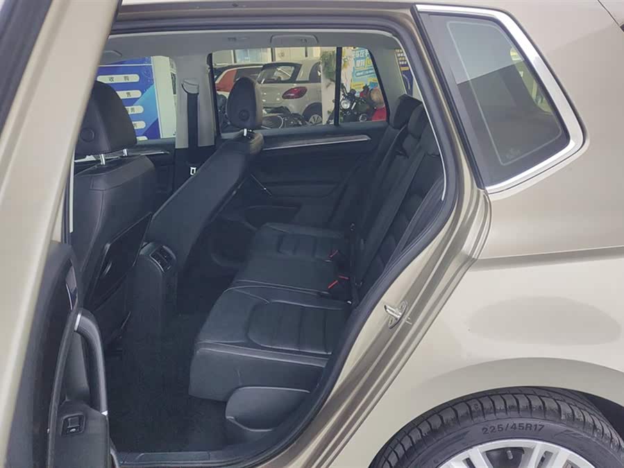 Volkswagen Golf Sportsvan 2017 #12 Volkswagen Golf Sportsvan 2017 car image #12