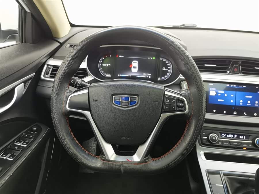 GEELY Emgrand 2018 car image #12
