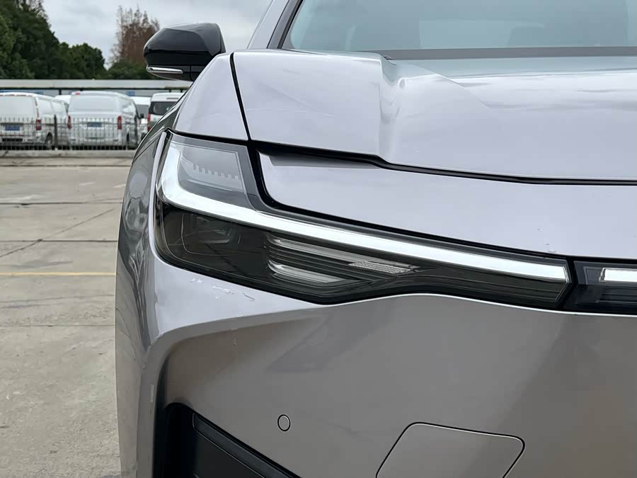 Toyota bZ3 2023 immagine di auto #12