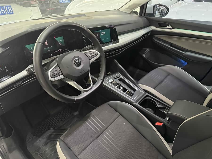 Volkswagen Golf 2021 car image #12