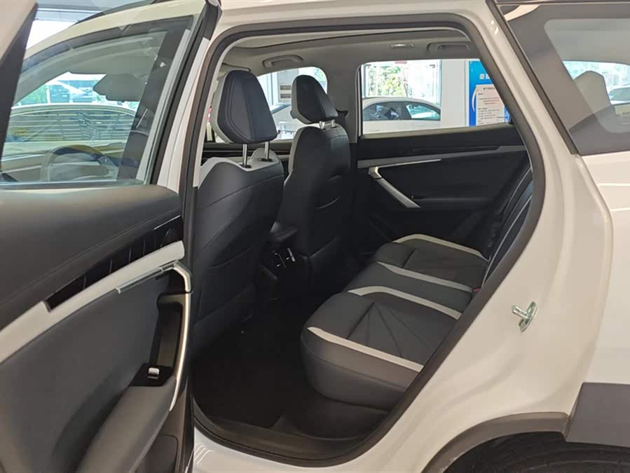 GEELY Boyue L 2023 car image #12