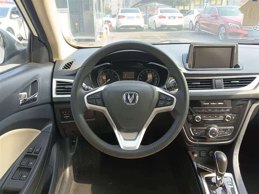Changan Alsvin V7 2017 car image #12