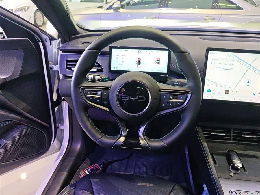 BYD Seal 06 DM-i 2025 immagine di auto #12