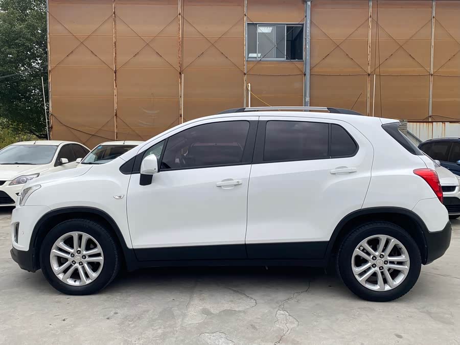 Chevrolet Tracker 2015 car image #12