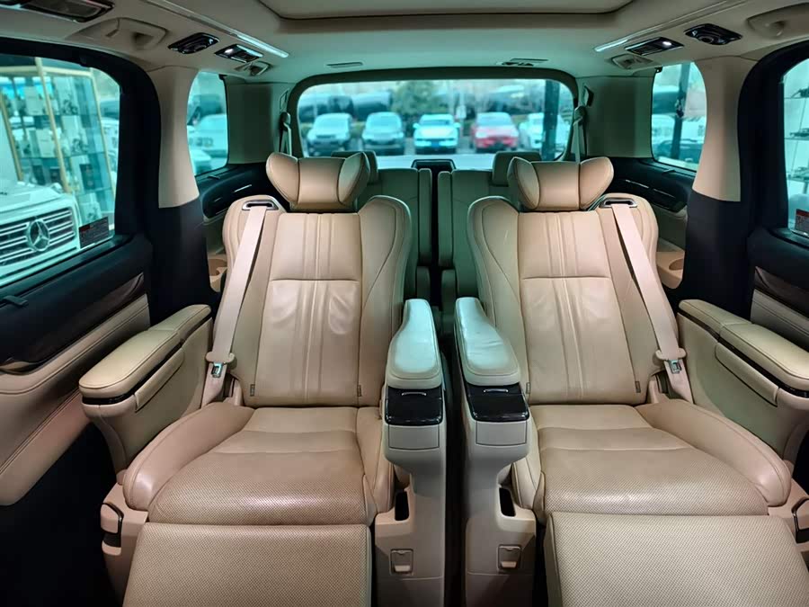 Toyota Vellfire 2020 car image #12