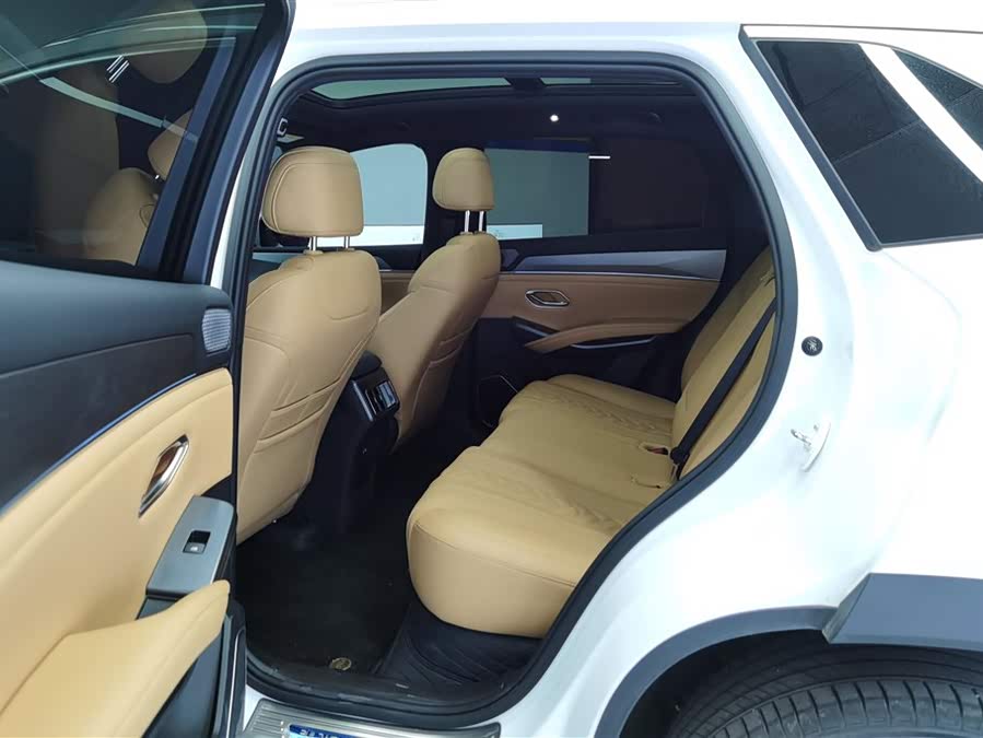 BYD SongL DM-i 2025 car image #12