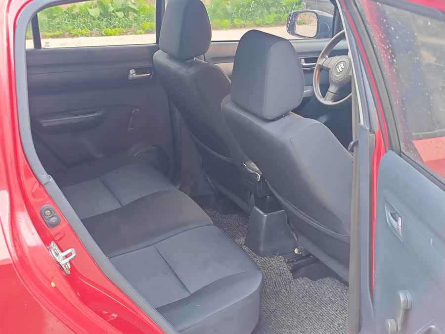 铃木 雨燕 2013 汽车图片 #12