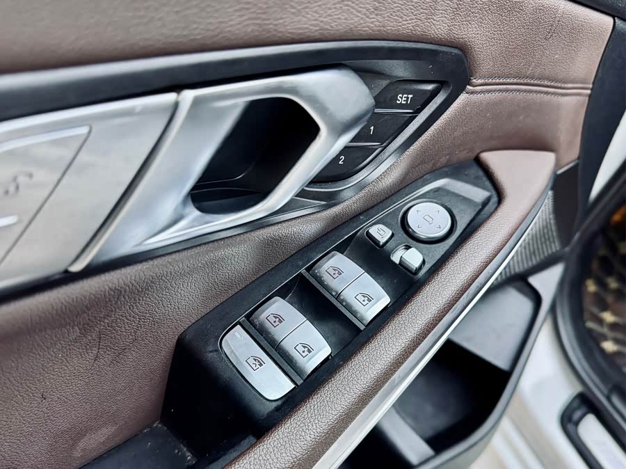 BMW 3 Series 2020 car image #12