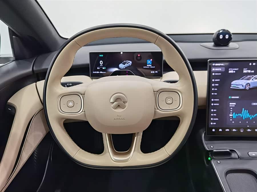 NIO ET5 2023 car image #12