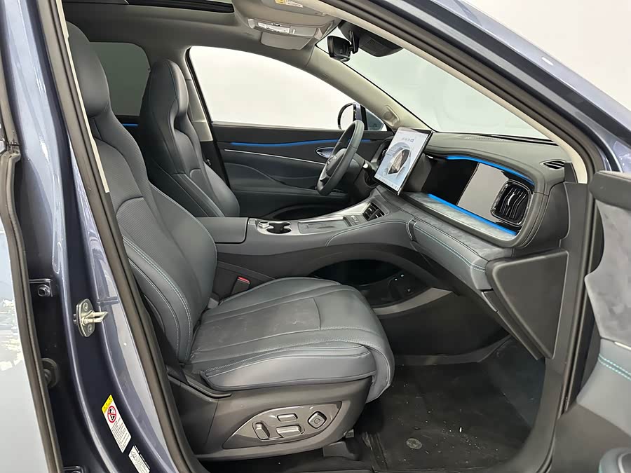 BYD Sea Lion 07 DM-i 2025 car image #12