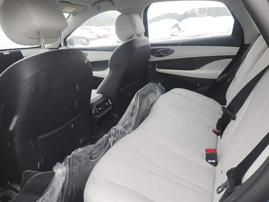 BYD Seal 05 DM-i 2025 car image #12