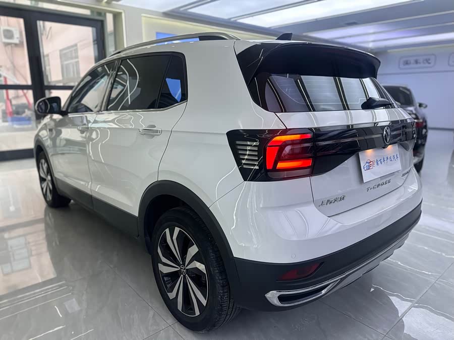 Volkswagen T-Cross 2021 car image #12