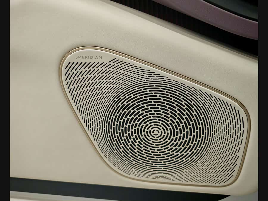 Avatr 12 2024 car image #12