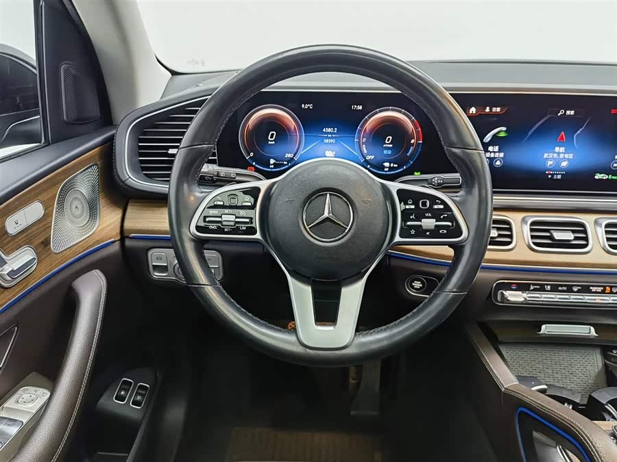 Mercedes-Benz GLE Class New Energy 2021 car image #12
