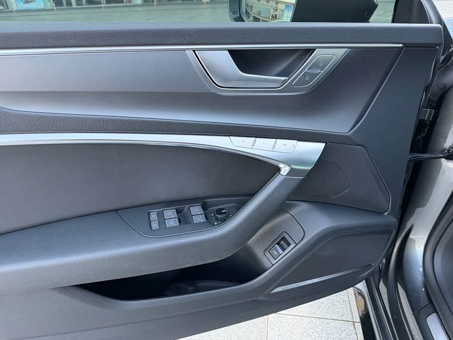 Audi A7 2022 car image #12