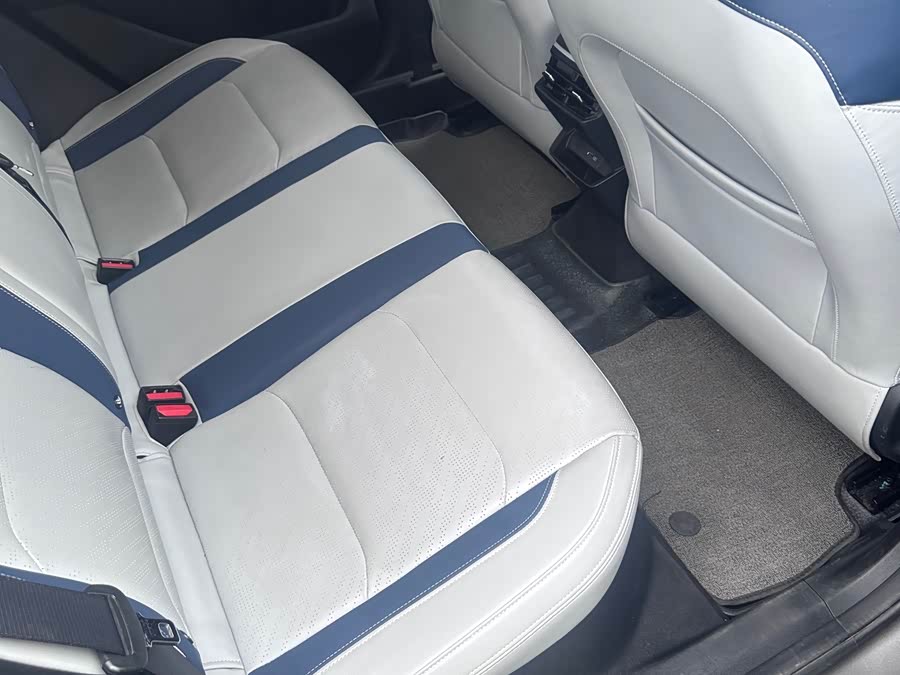 GEELY Emgrand 2022 car image #12