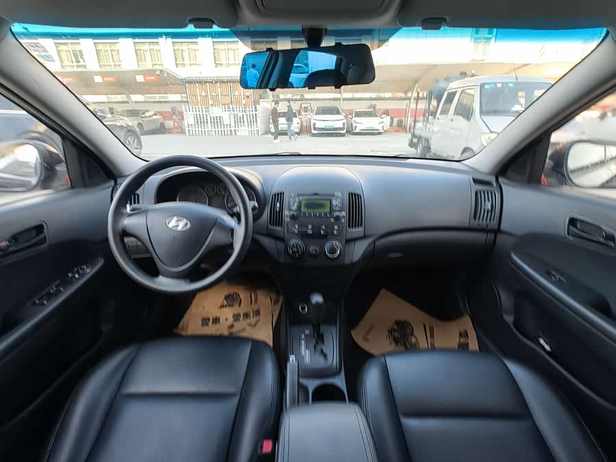 Hyundai i30 2010 car image #12