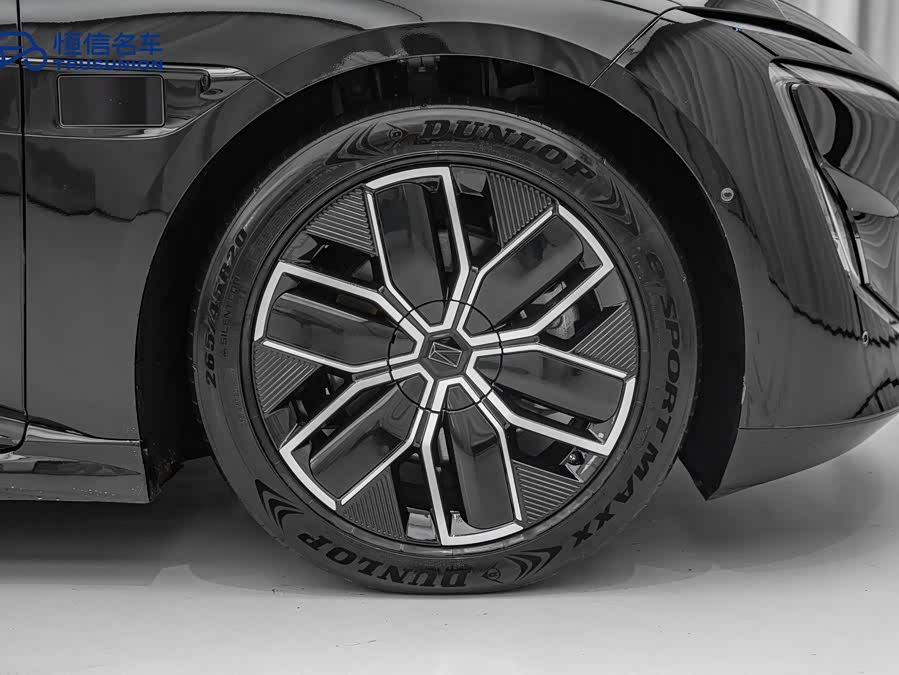 Avatr 12 2024 car image #12